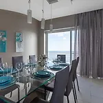 Waters-edge Complex Apartamento