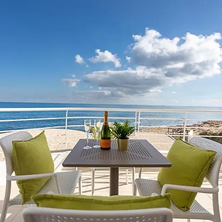 Апартаменты Waters-edge Complex