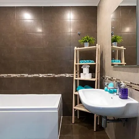 Апартаменты Waters-edge Complex