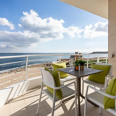 Waters-edge Complex Марсаскала