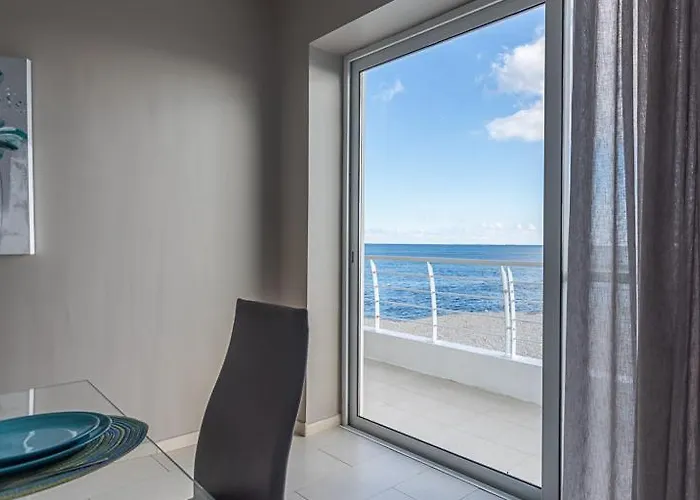 Waters-edge Complex Apartamento