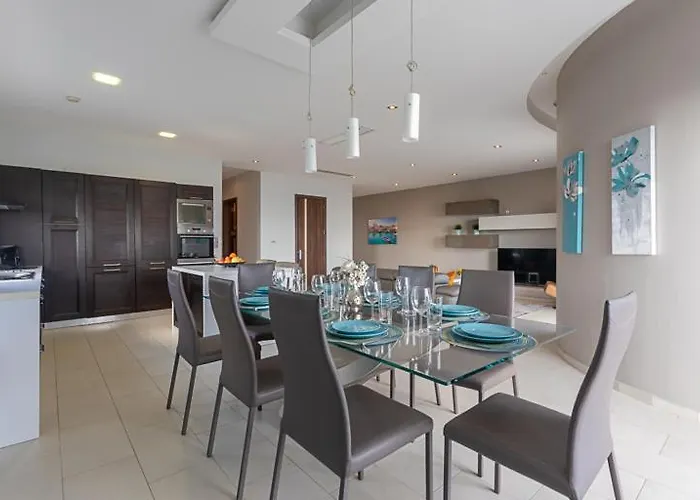 Waters-edge Complex Apartamento