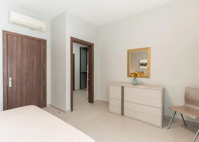 Waters-edge Complex *