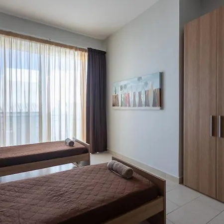 Apartment Waters-edge Complex *