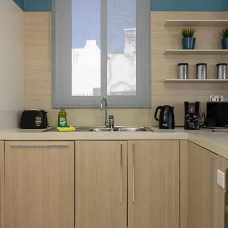 Waters-edge Complex Apartment *