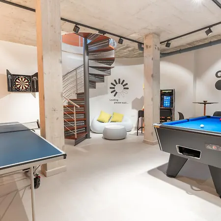 Waters-edge Complex Apartment