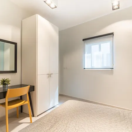 Daire Waters-edge Complex *