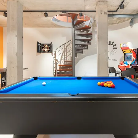 Waters-edge Complex *