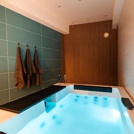 Apartment Waters-edge Complex *