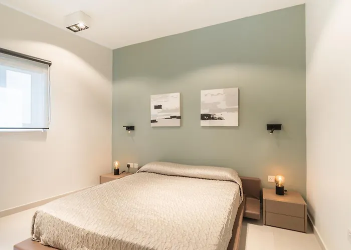 Waters-edge Complex *