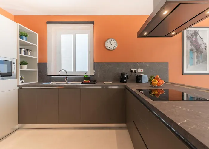 Waters-edge Complex * Marsaskala