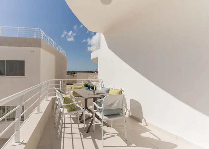 Waters-edge Complex * Marsaskala